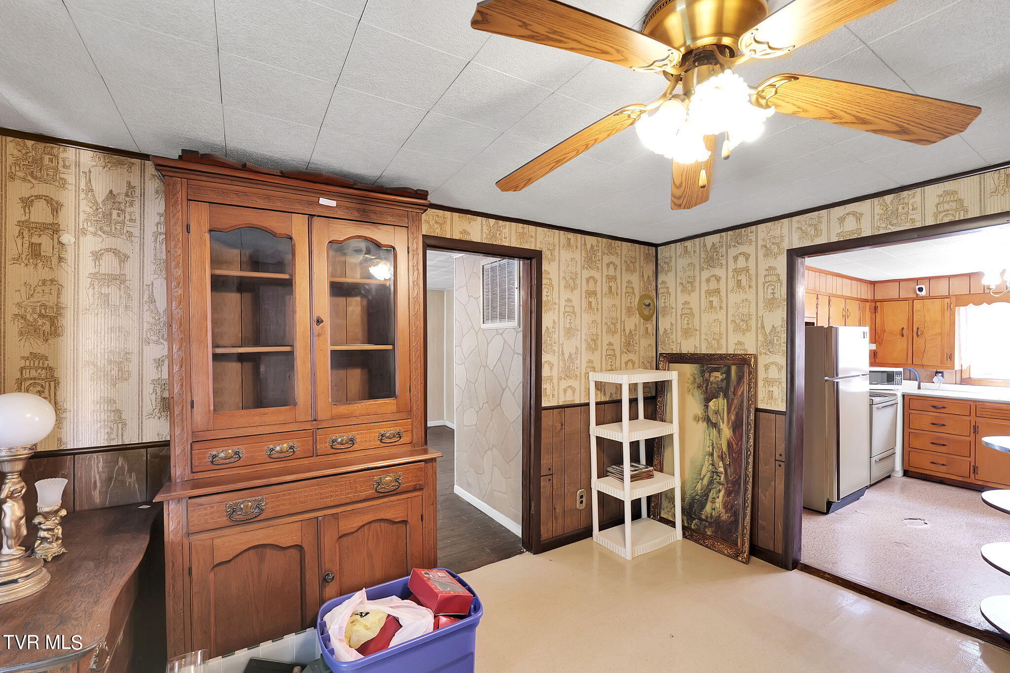 329 Beaver Dam Avenue, Damascus, Virginia image 13