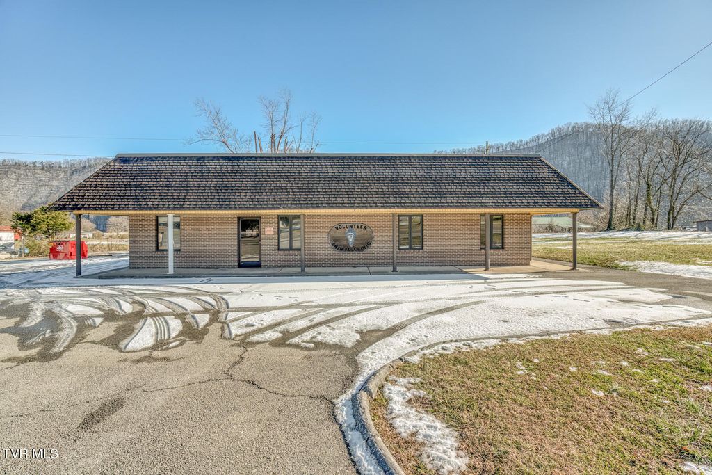 Photo of 2515 Volunteer Parkway, Bristol, TN 37620 (MLS # 9975103)