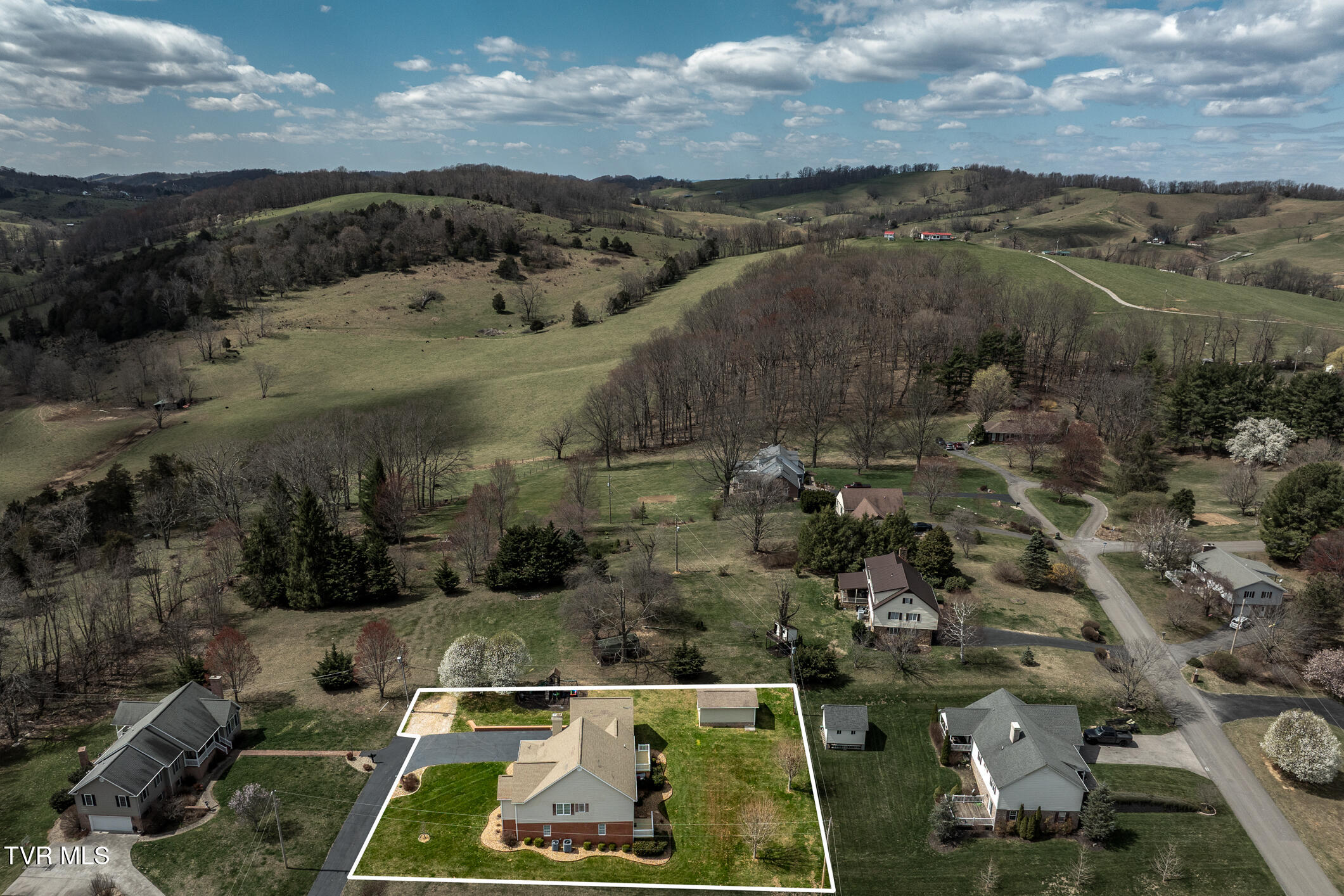 128 Echo Lane Lane, Lebanon, Virginia image 11