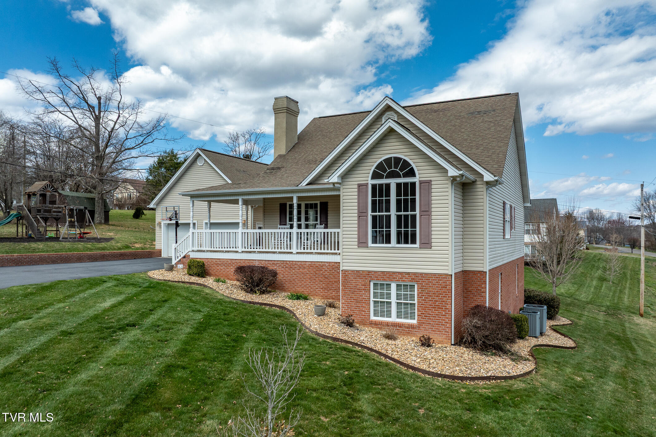 128 Echo Lane Lane, Lebanon, Virginia image 4