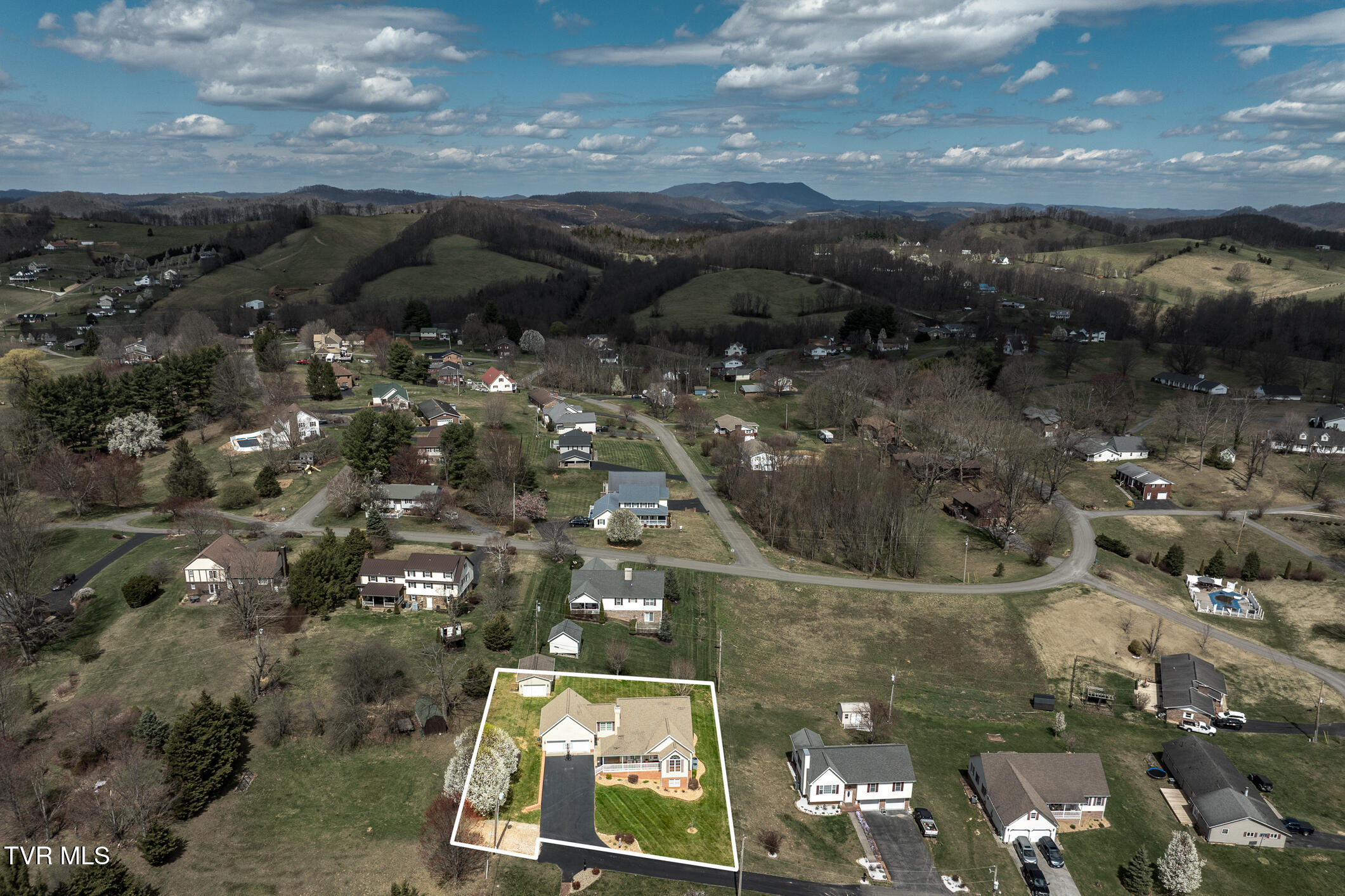 128 Echo Lane Lane, Lebanon, Virginia image 10