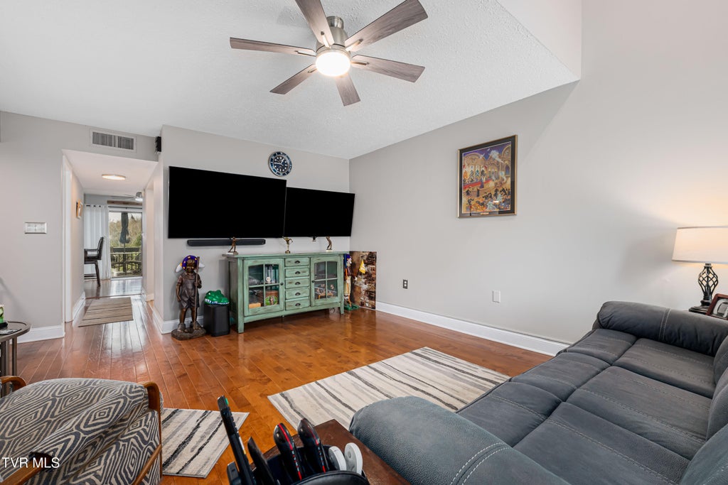 Photo of 548 Fleetwood Drive #D, Kingsport, TN 37660 (MLS # 9998469)