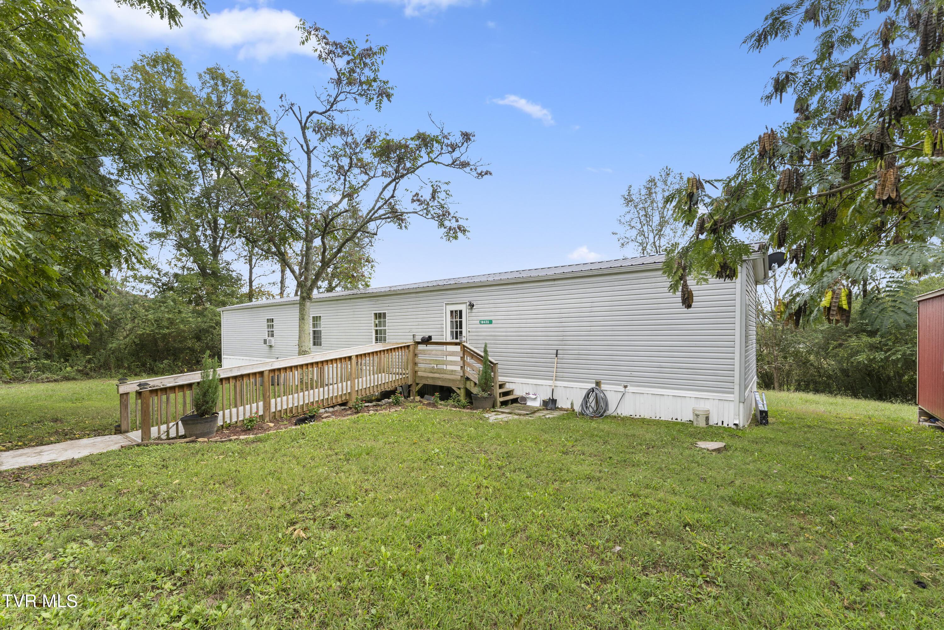 10425 Petros Highway, Oliver Springs, Tennessee image 1