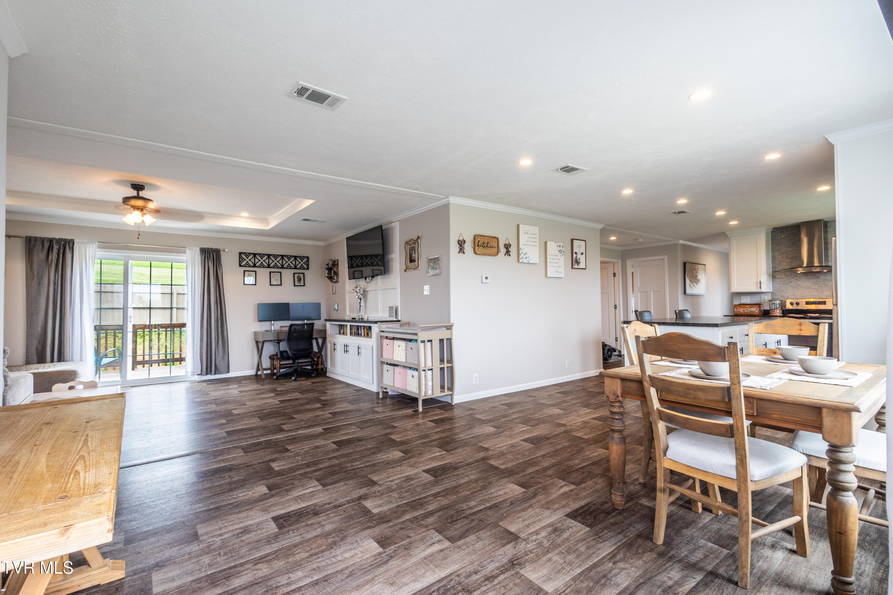 616 Towers Drive, Dandridge, Tennessee image 3
