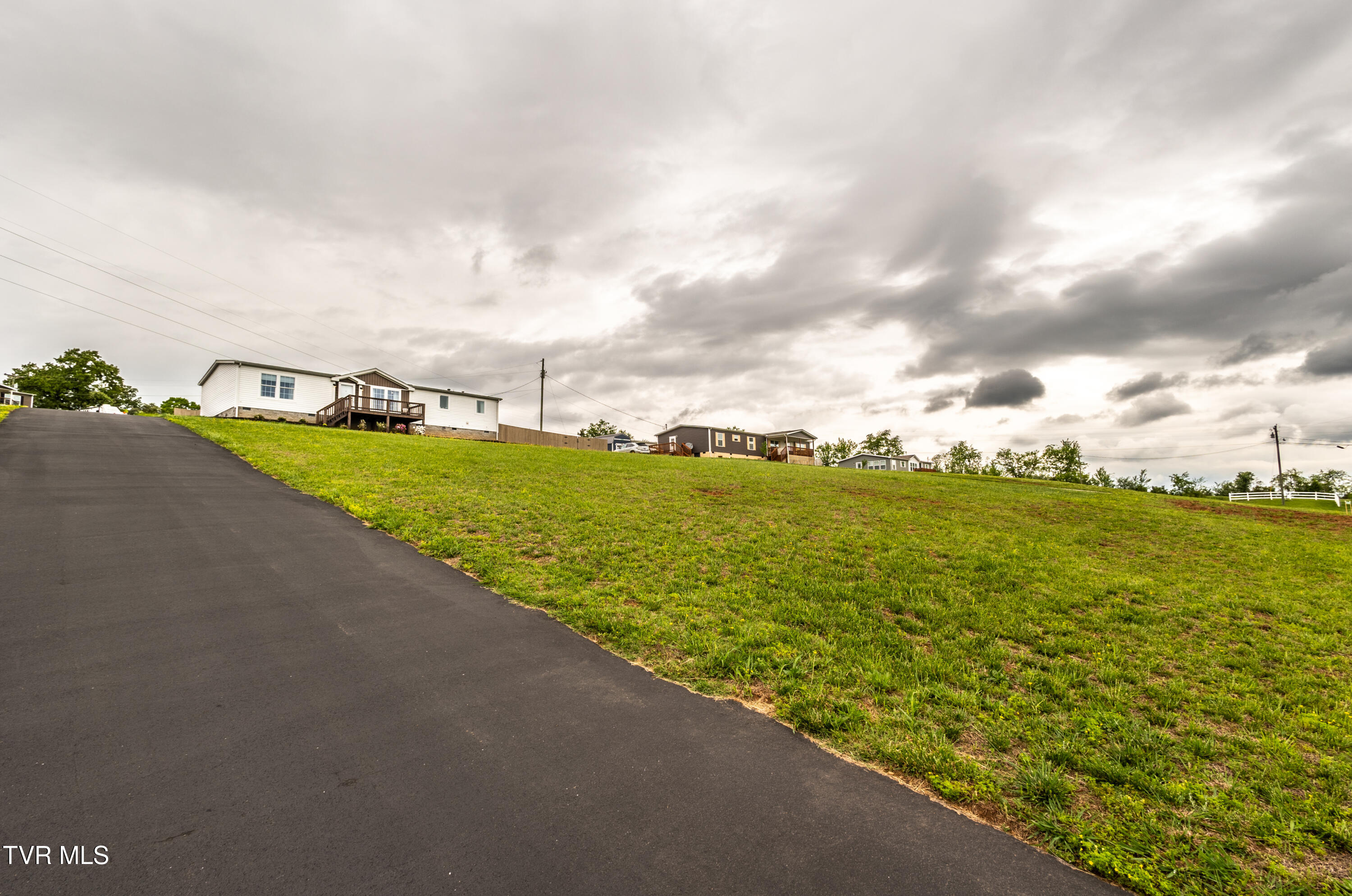 616 Towers Drive, Dandridge, Tennessee image 21