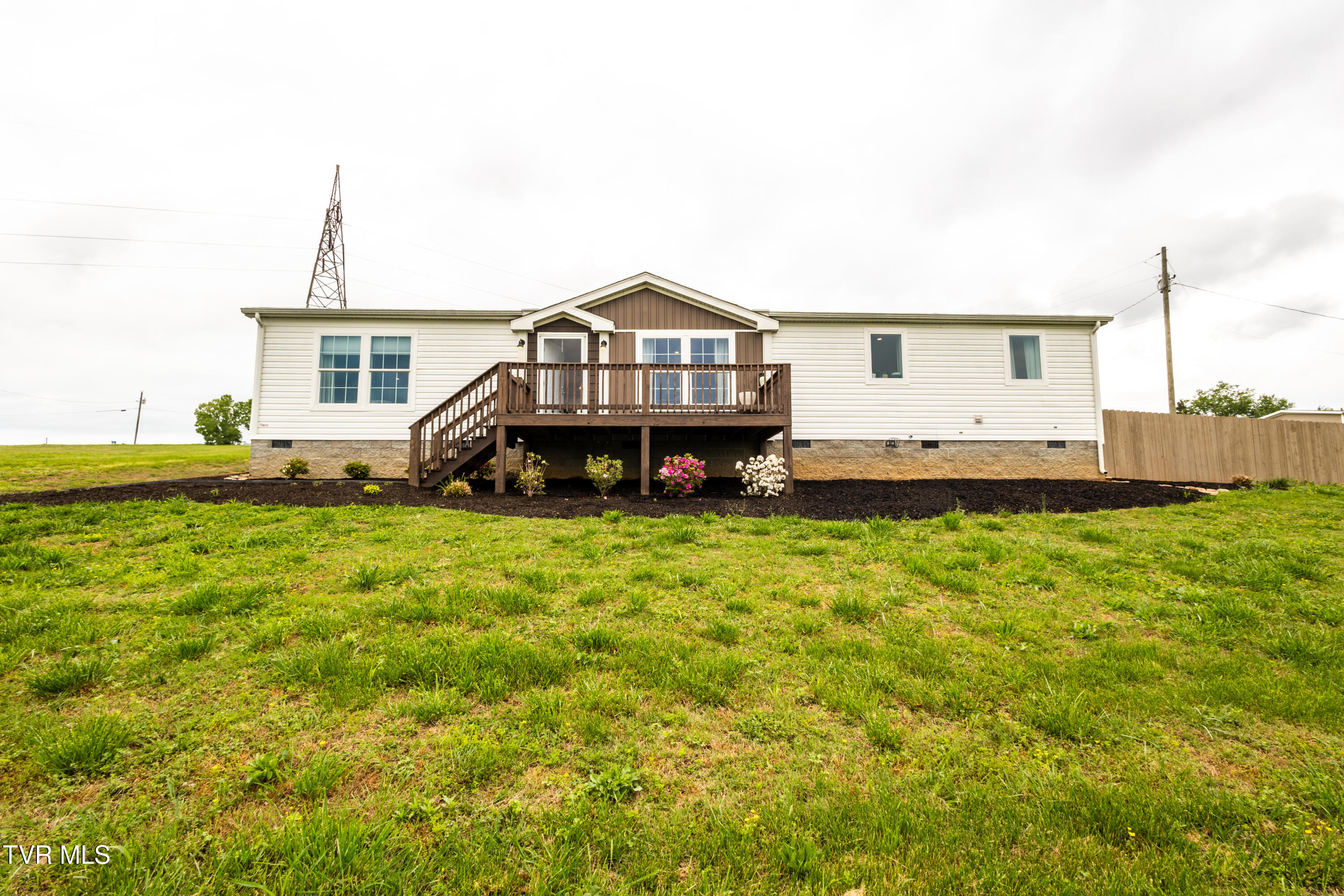 616 Towers Drive, Dandridge, Tennessee image 1