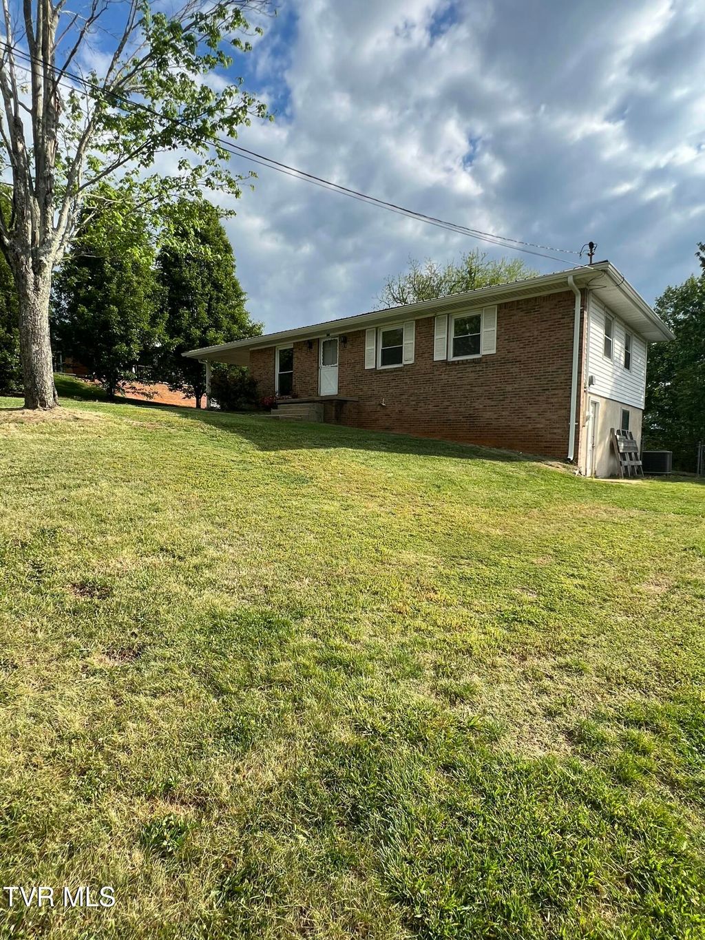 Photo of 613 Rogers Avenue, Kingsport, TN 37660 (MLS # 9994205)