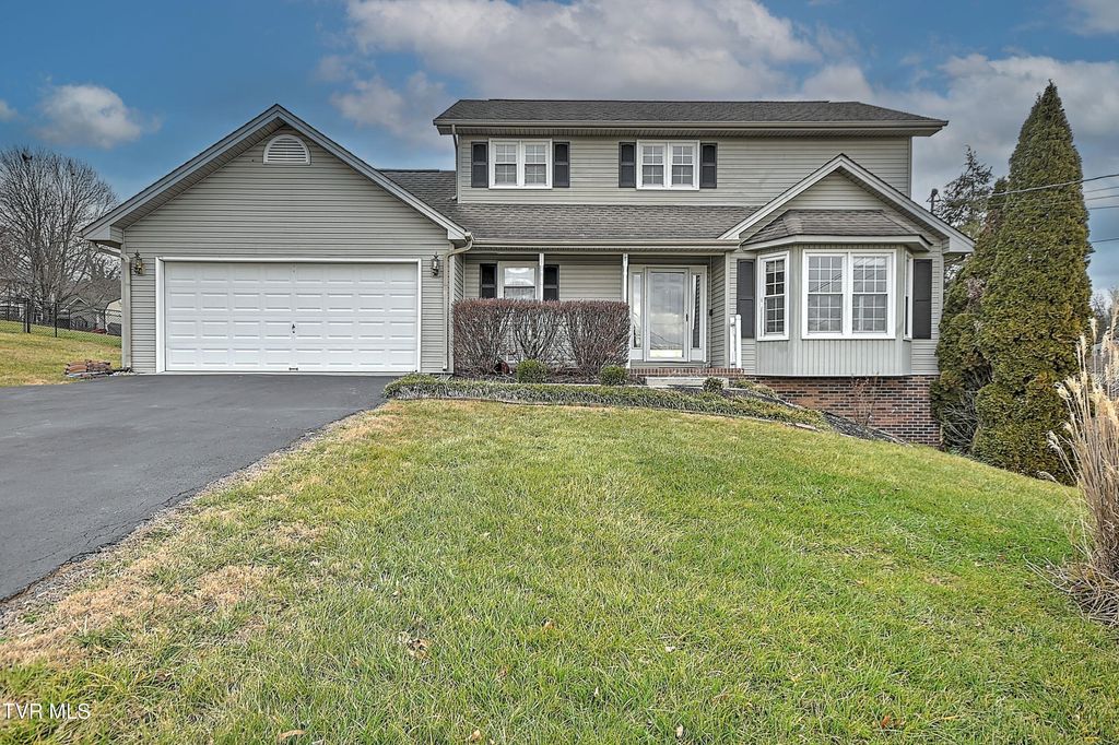 Photo of 15336 Woodstone Circle, Bristol, VA 24202 (MLS # 9989654)