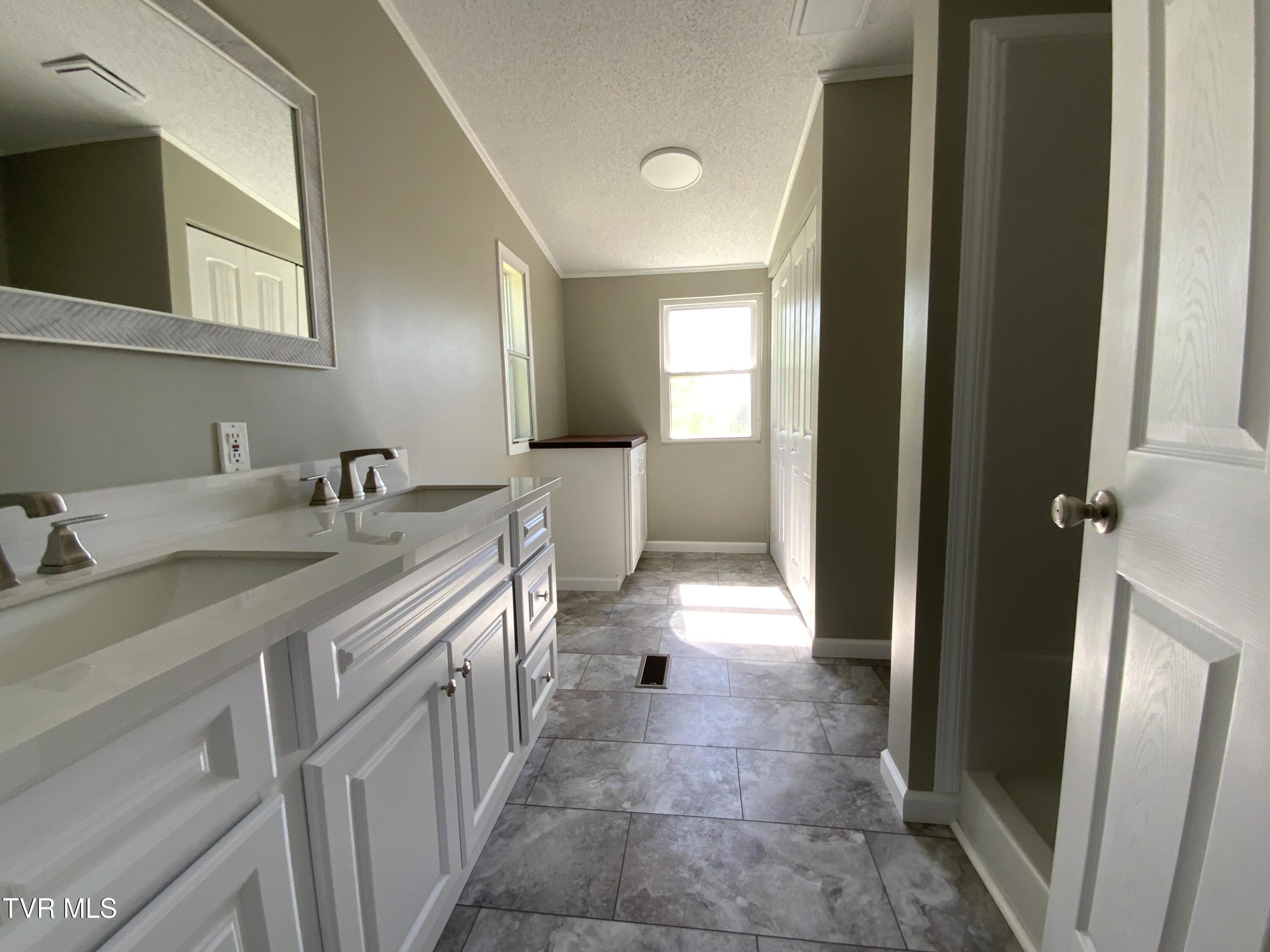 1014 Red Bud Lane, Rogersville, Tennessee image 24