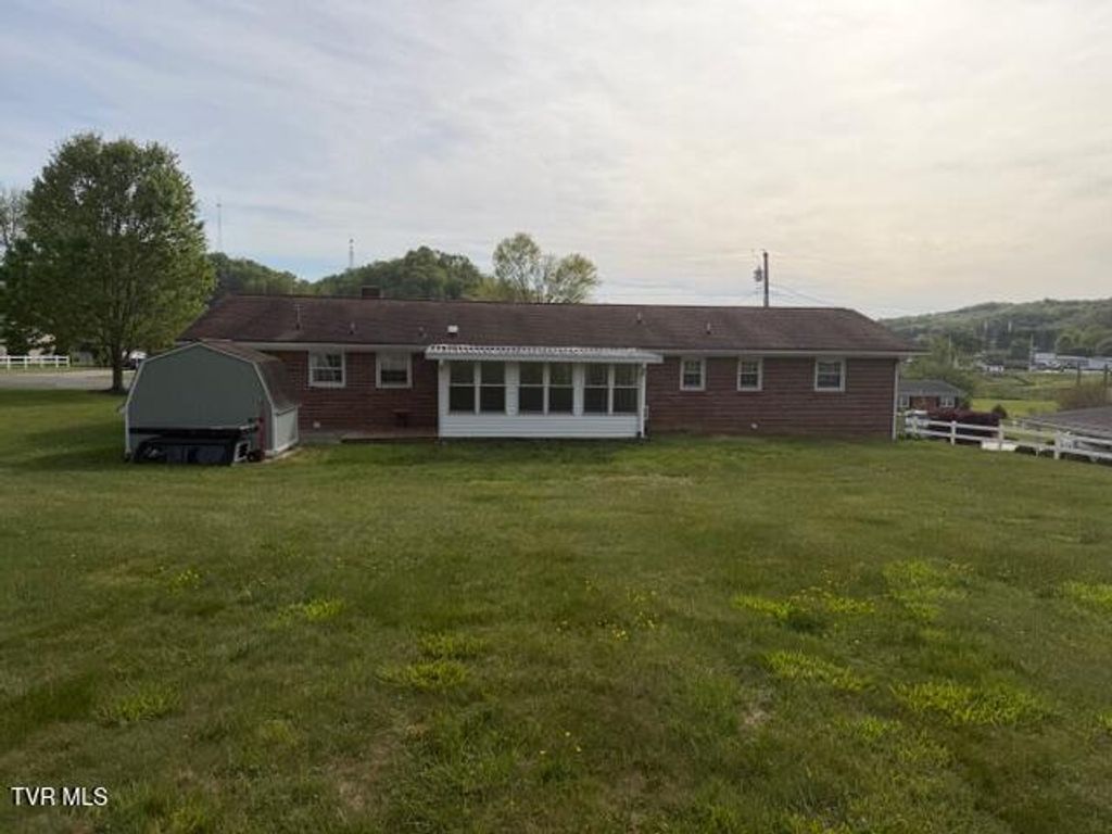 Photo of 212 Sperry View Drive, Bristol, TN 37620 (MLS # 9994354)