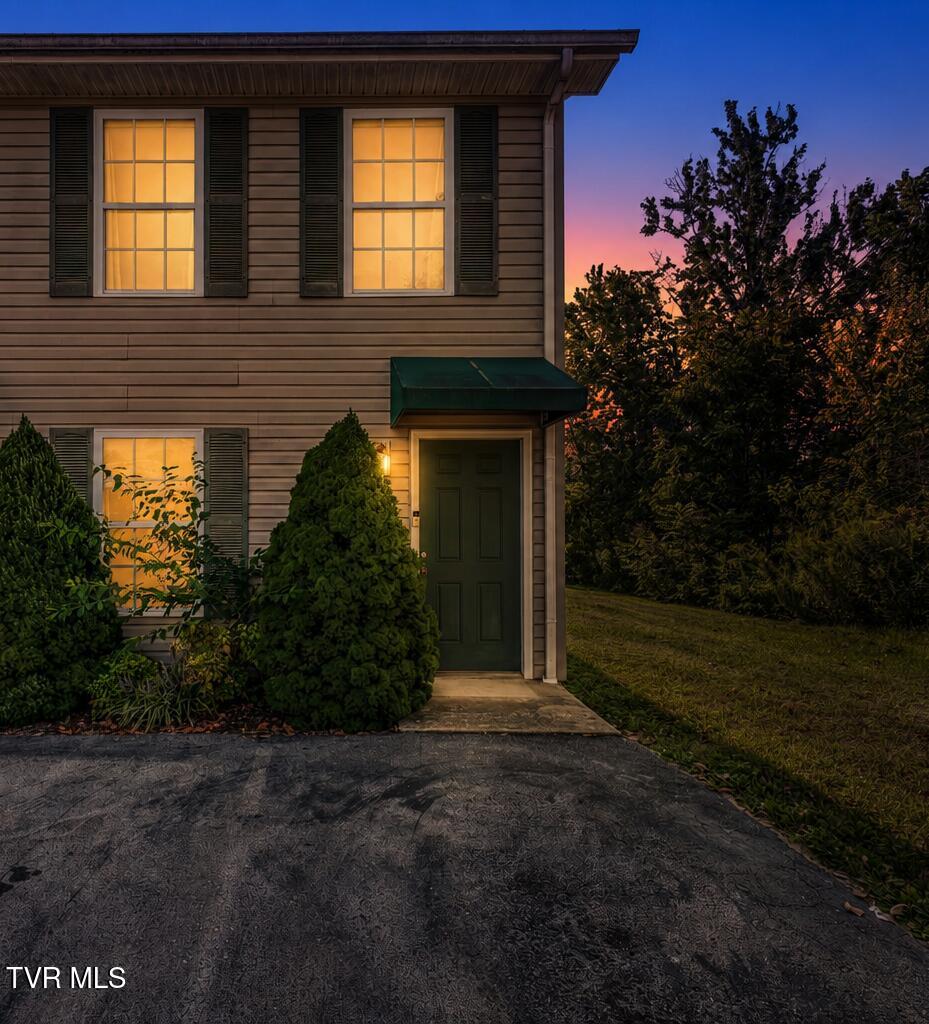 Photo of 568 Gray Station Road #Apt 10, Gray, TN 37615 (MLS # 10000452)