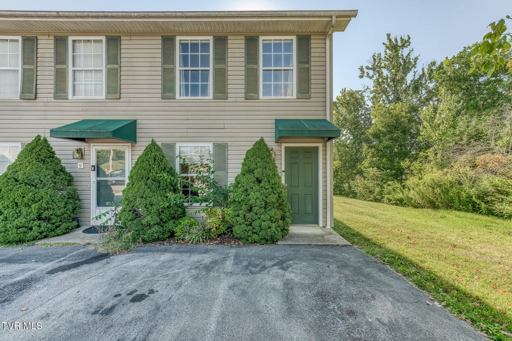 Photo of 568 Gray Station Road #Apt 10, Gray, TN 37615 (MLS # 10000452)