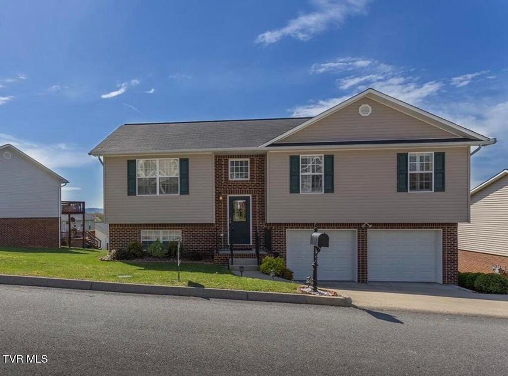 Photo of 278 Stone Edge Circle, Kingsport, TN 37660 (MLS # 9995420)