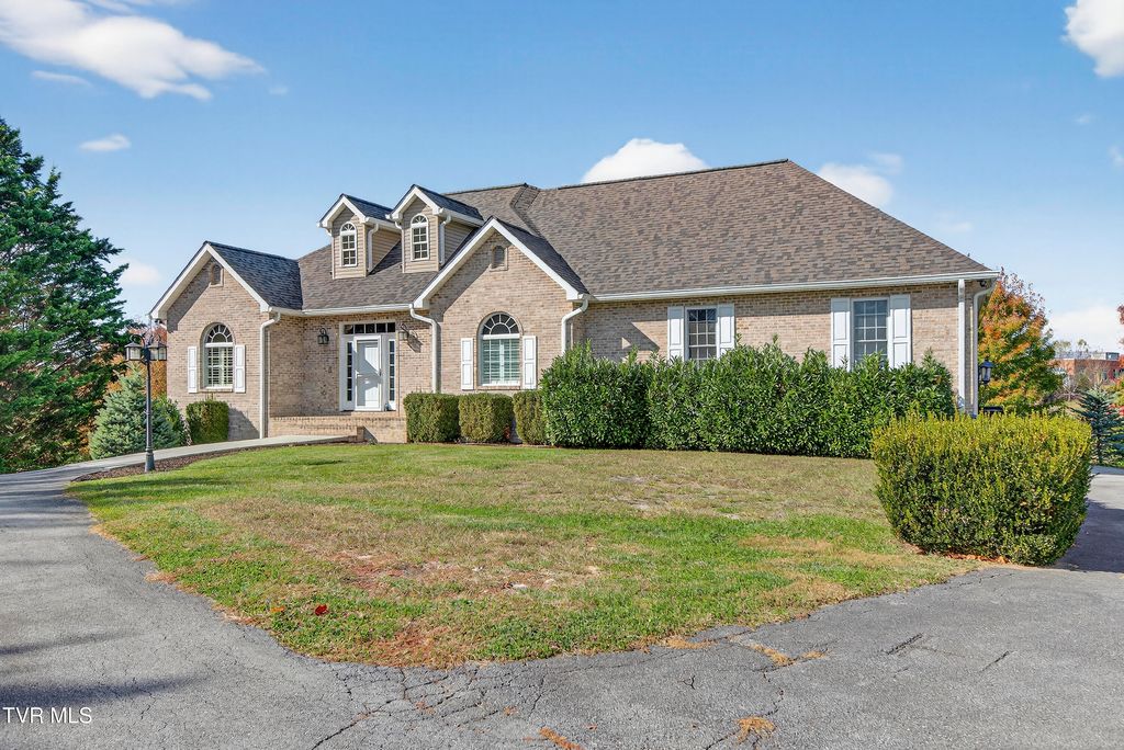 Photo of 625 Locust Street, Abingdon, VA 24210 (MLS # 9987538)