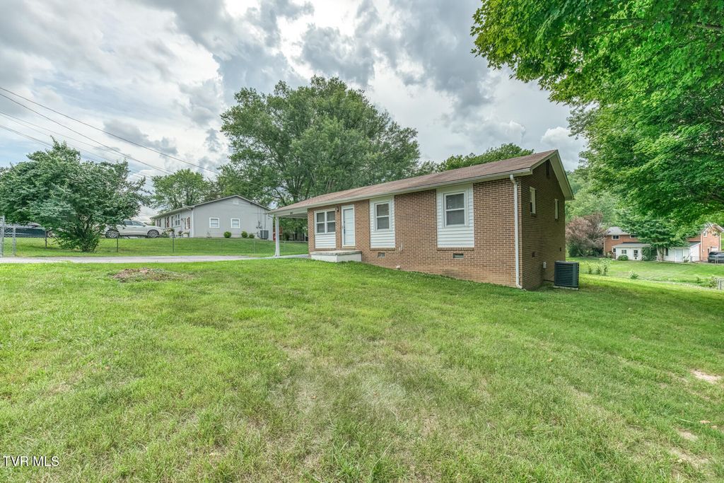 Photo of 503 Sunnyvale Drive, Johnson City, TN 37601 (MLS # 9996806)