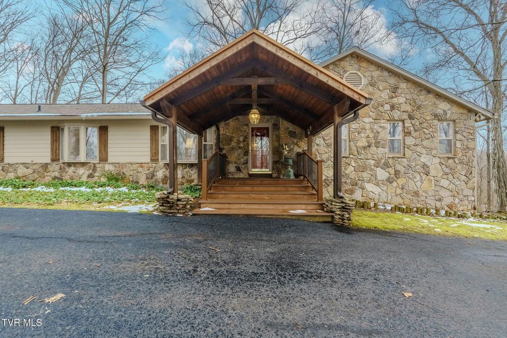 Photo of 1290 Hickory Hills Road, Jefferson City, TN 37760 (MLS # 9990989)