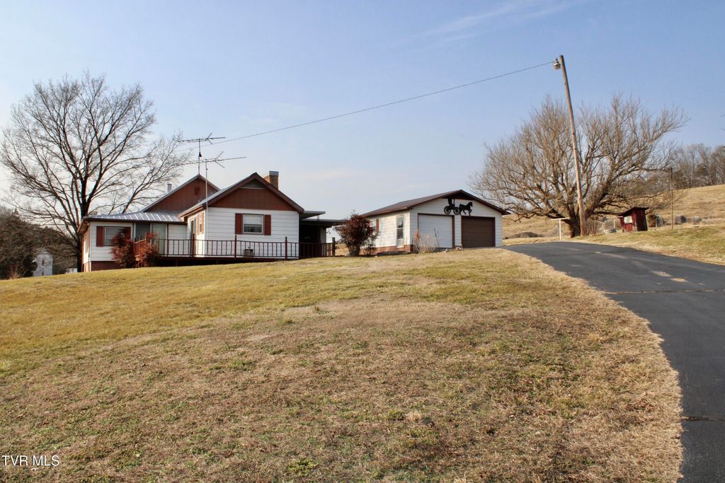 Photo of 5517 Poplar Springs Road, Greeneville, TN 37743 (MLS # 9991120)
