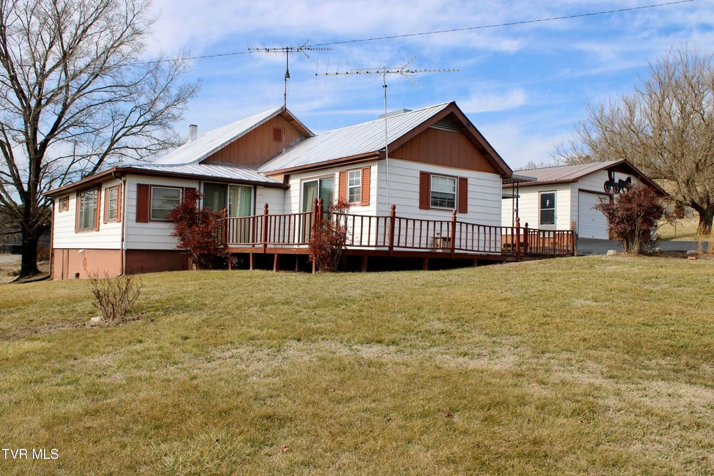 Photo of 5517 Poplar Springs Road, Greeneville, TN 37743 (MLS # 9991120)