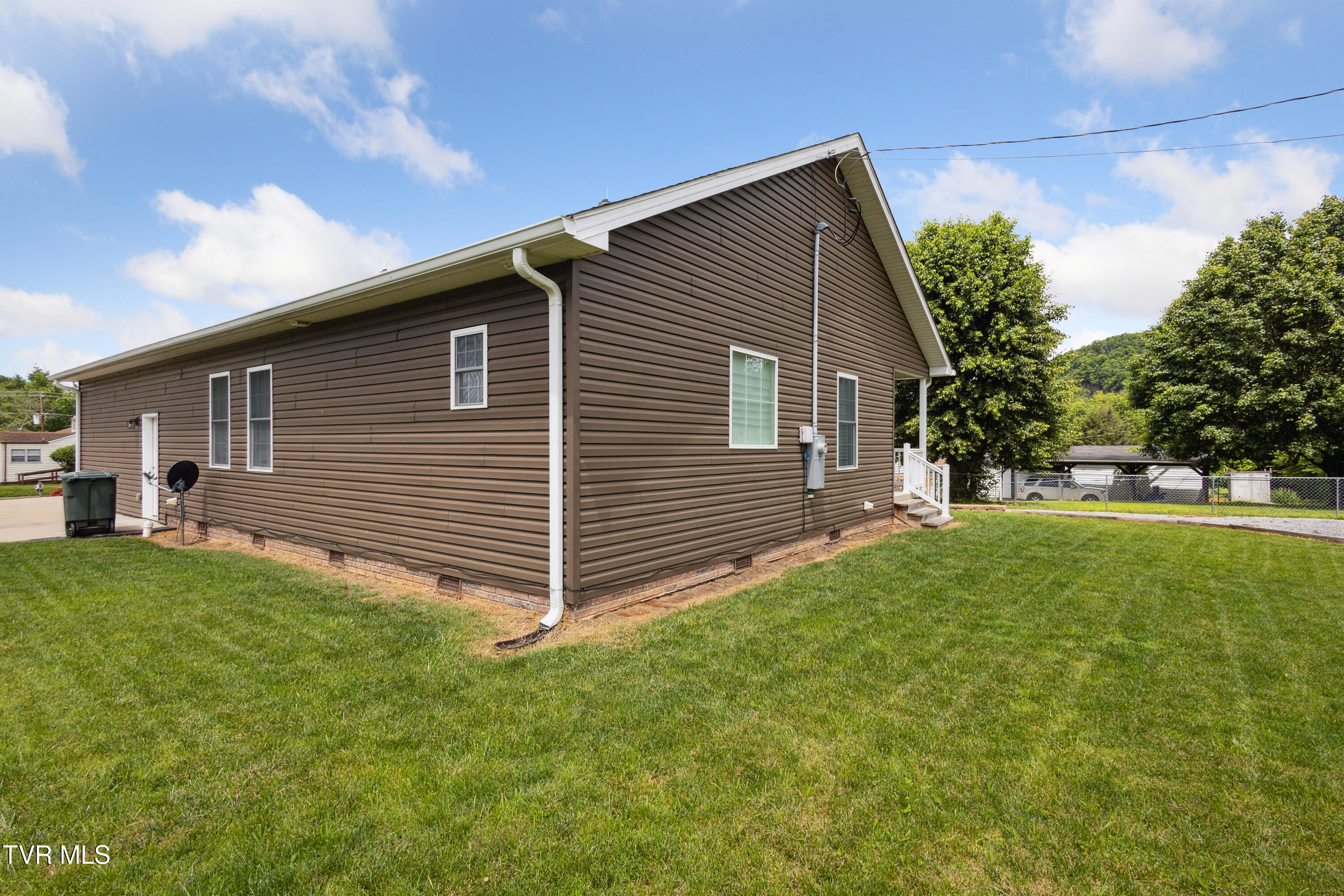 924 Walker Street, Elizabethton, Tennessee image 5