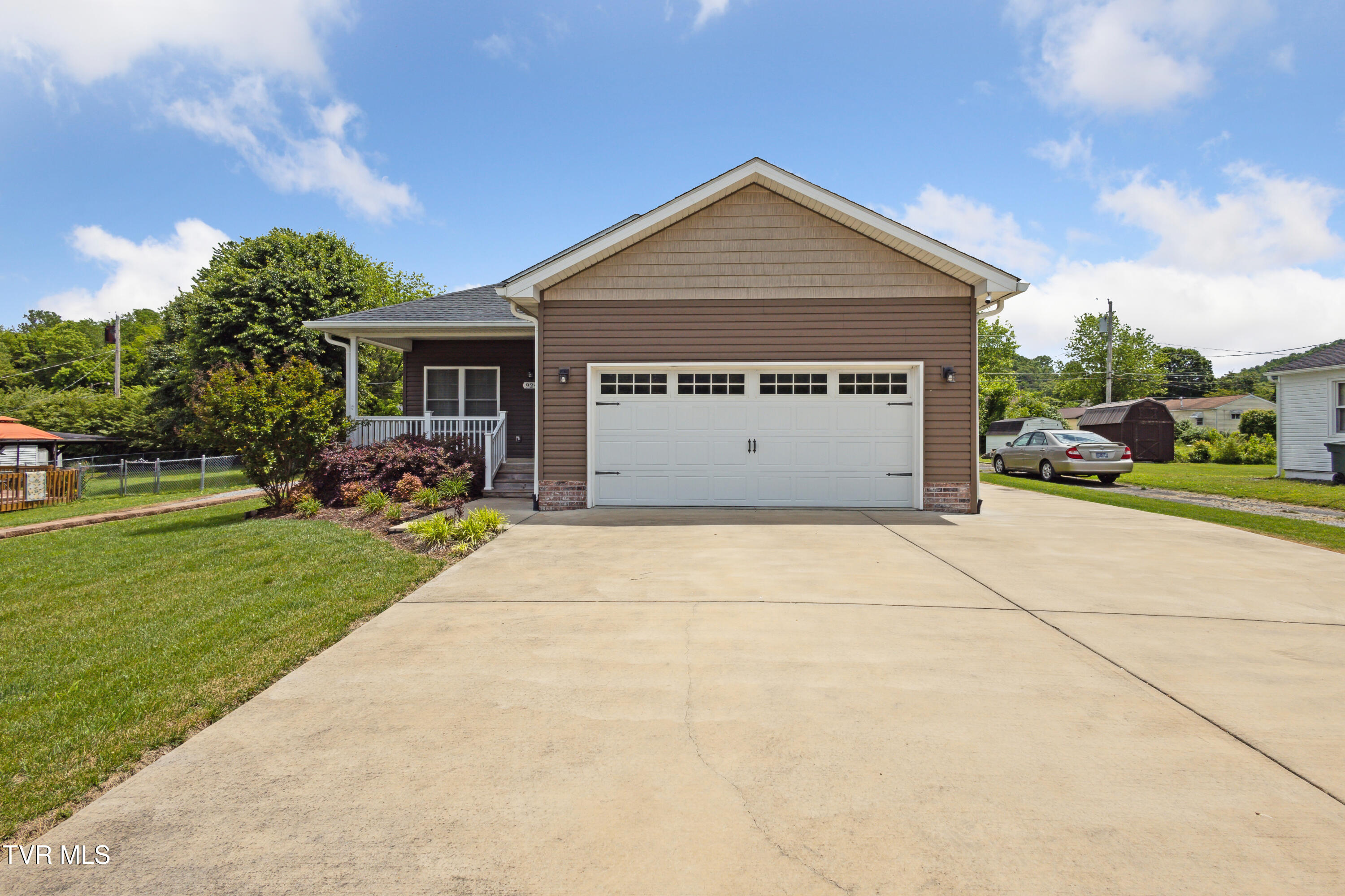 924 Walker Street, Elizabethton, Tennessee image 1