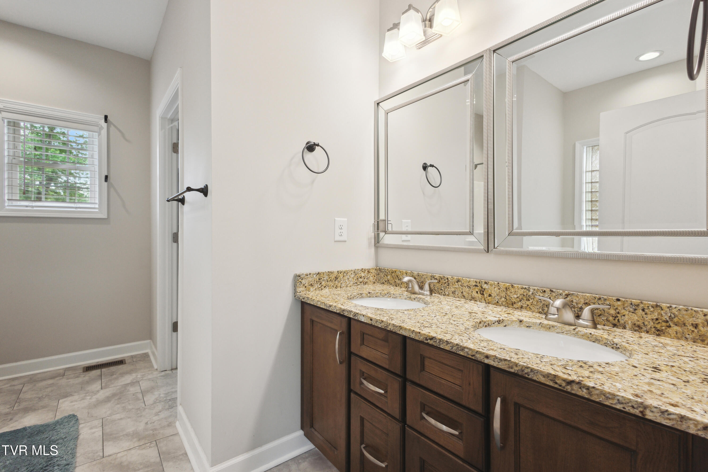 924 Walker Street, Elizabethton, Tennessee image 18