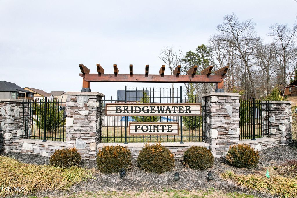 Photo of 9 Bridgewater Boulevard, Morristown, TN 37814 (MLS # 9991347)