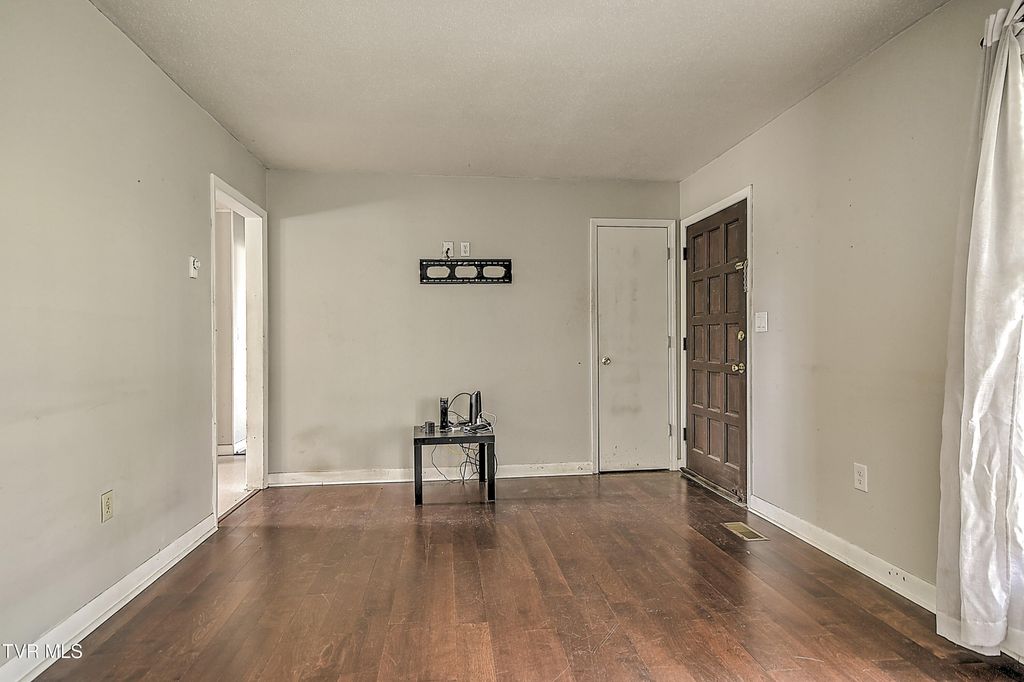 Photo of 816 Burwind Court, Kingsport, TN 37660 (MLS # 9993950)