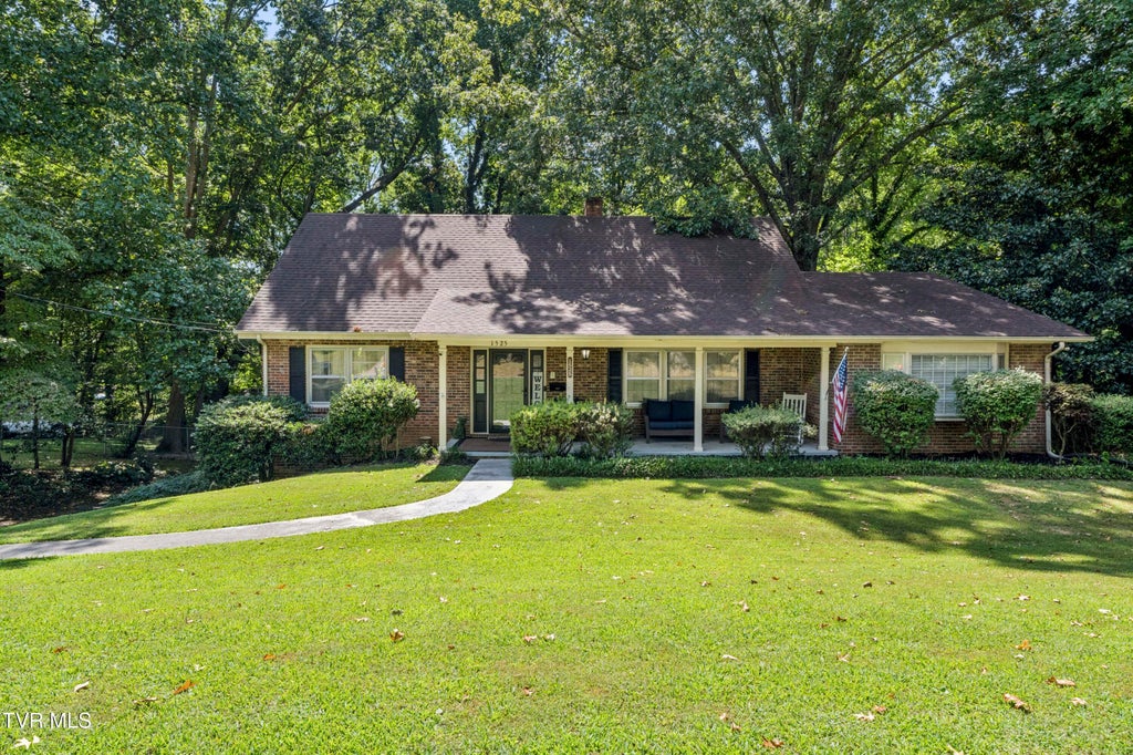 Photo of 1525 Robin Hood Lane, Johnson City, TN 37604 (MLS # 10000559)
