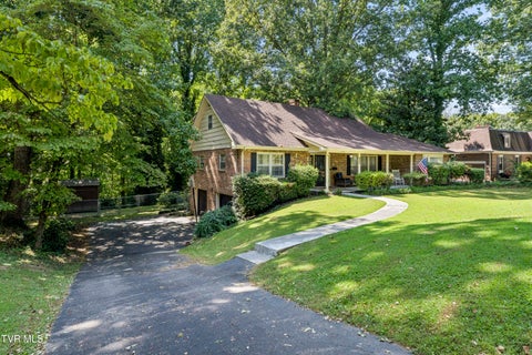 Homes For Sale - 1525 Robin Hood Lane<br/> Johnson City, TN 37604