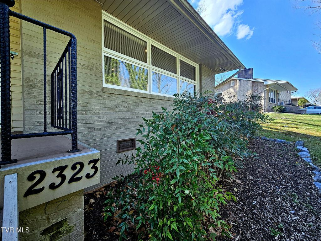 Photo of 2323 Inglewood Drive, Kingsport, TN 37664 (MLS # 9993011)