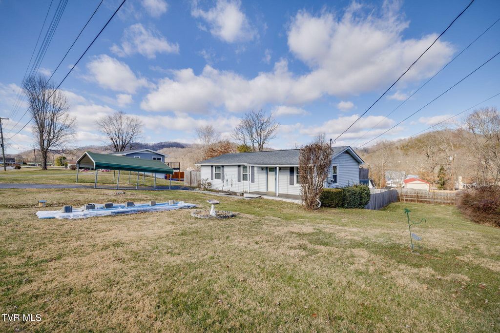 Photo of 102 Walnut Road, Bristol, TN 37620 (MLS # 9990355)