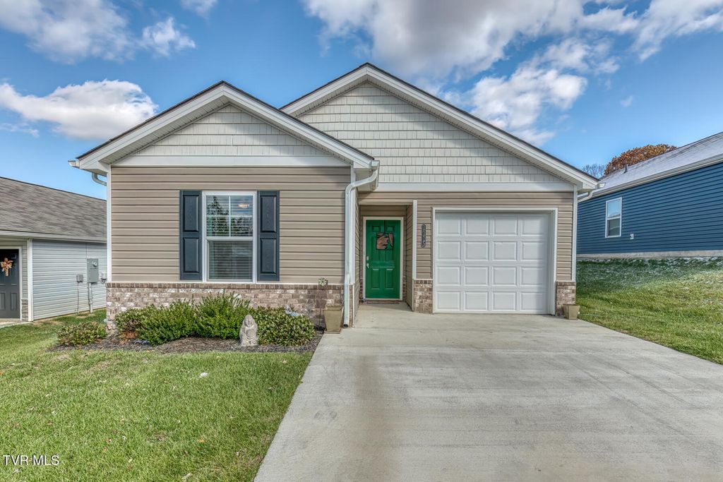 Photo of 1115 Clearwater Lane, Johnson City, TN 37601 (MLS # 9988280)