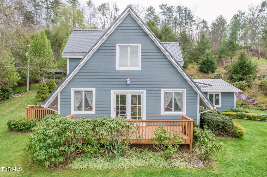 Photo of 261 Calvary Lane, Mountain City, TN 37683 (MLS # 9993443)