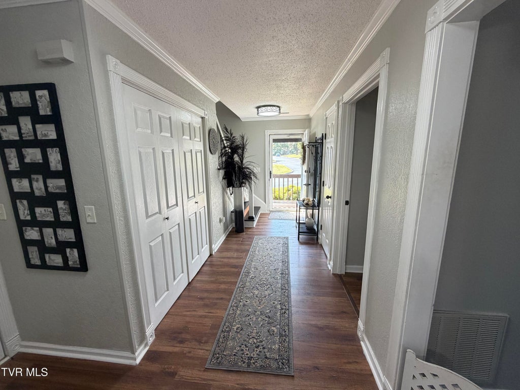 Photo of 2700 Indian Ridge Road #Apt 6, Johnson City, TN 37604 (MLS # 10001209)