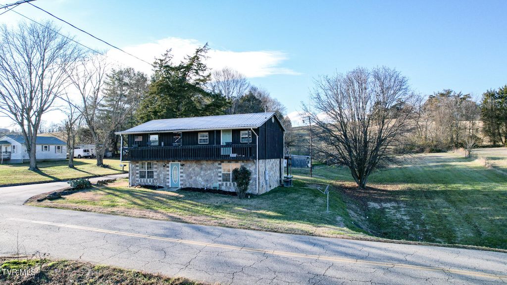 Photo of 2205 Brown Springs Rd Rd, Greeneville, TN 37743 (MLS # 9990329)