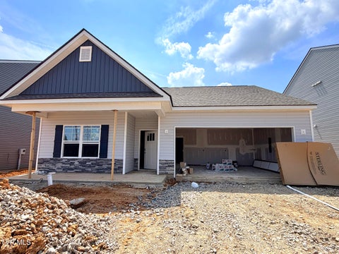 Homes For Sale - 325 Chimney View Loop Loop<br/> Sullivan County, Blountville, TN 37617
