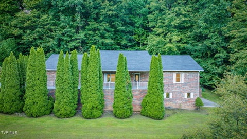 Photo of 1320 Suntree Road, Unicoi, TN 37692 (MLS # 10000652)