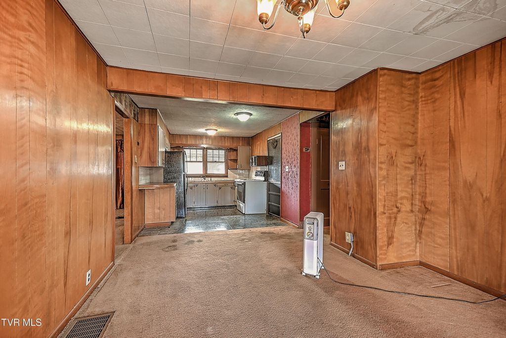 Photo of 1308 Eastman Road, Kingsport, TN 37660 (MLS # 9989704)