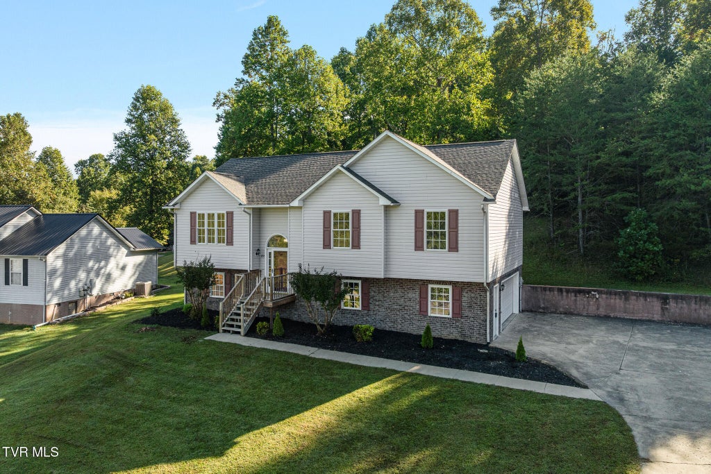 Photo of 132 Elizabeth Ann Circle, Bluff City, TN 37618 (MLS # 10001632)