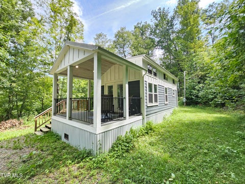 Photo of 253 Mine Ridge Road, Mountain City, TN 37683 (MLS # 10000201)