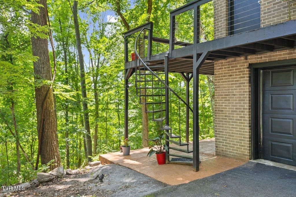 Photo of 2 Wanee Court, Johnson City, TN 37601 (MLS # 9997180)