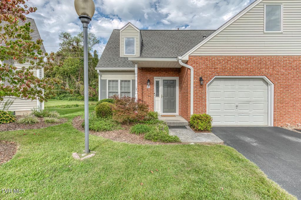 Photo of 1725 Lakeview Drive #27, Johnson City, TN 37601 (MLS # 9986751)