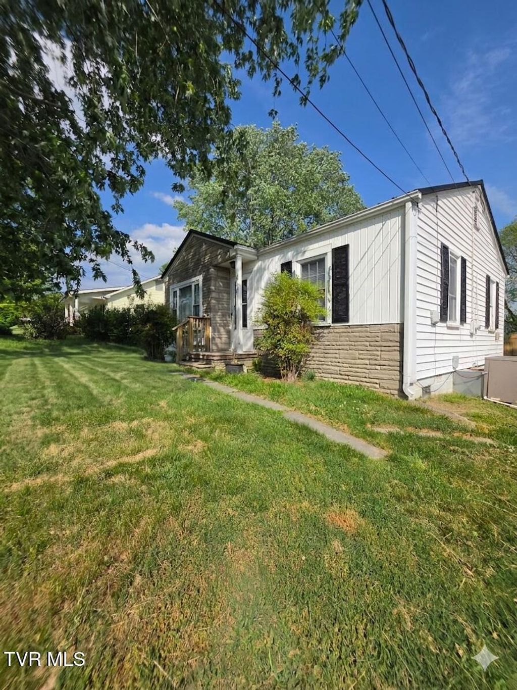 Photo of 508 Barton Ridge Road, Greeneville, TN 37745 (MLS # 9994136)