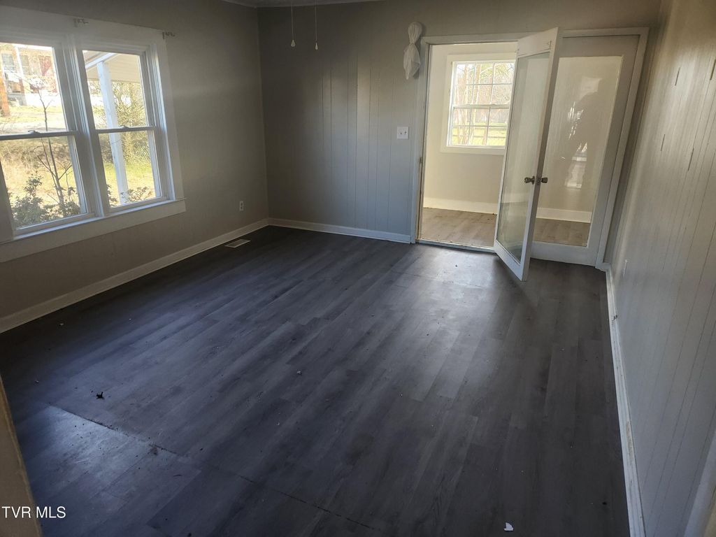 Photo of 539 Elm Street, Mount Carmel, TN 37645 (MLS # 9988246)