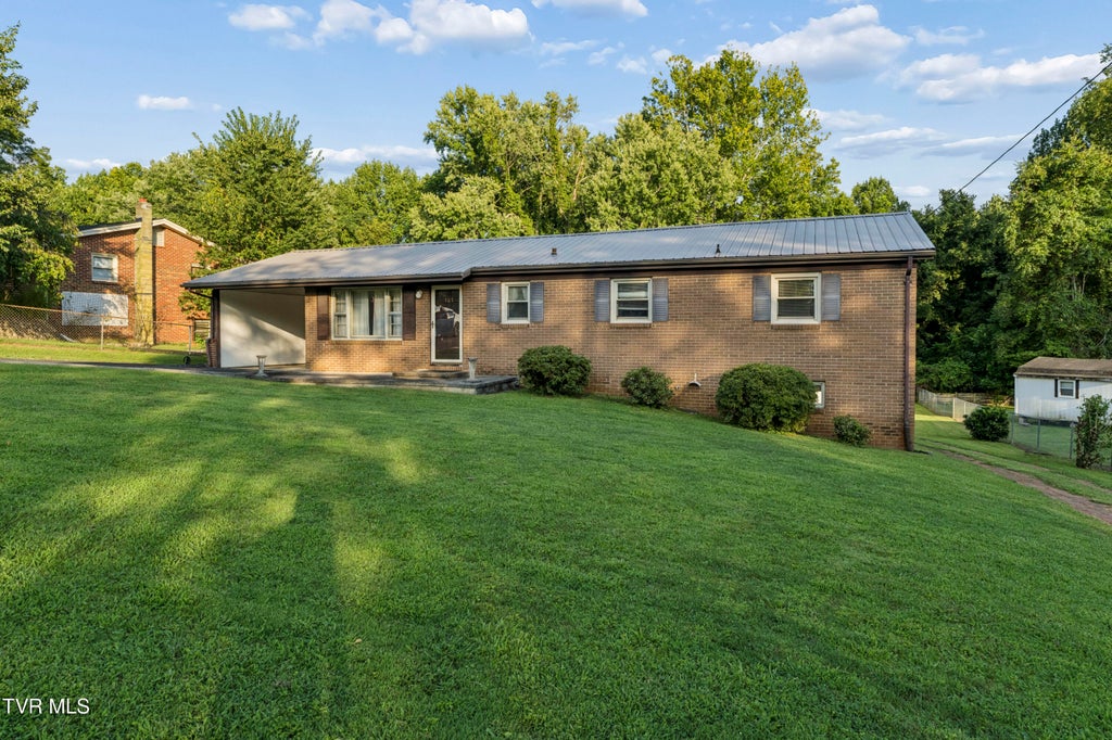 Photo of 707 Hilltop Drive, Johnson City, TN 37604 (MLS # 9999856)