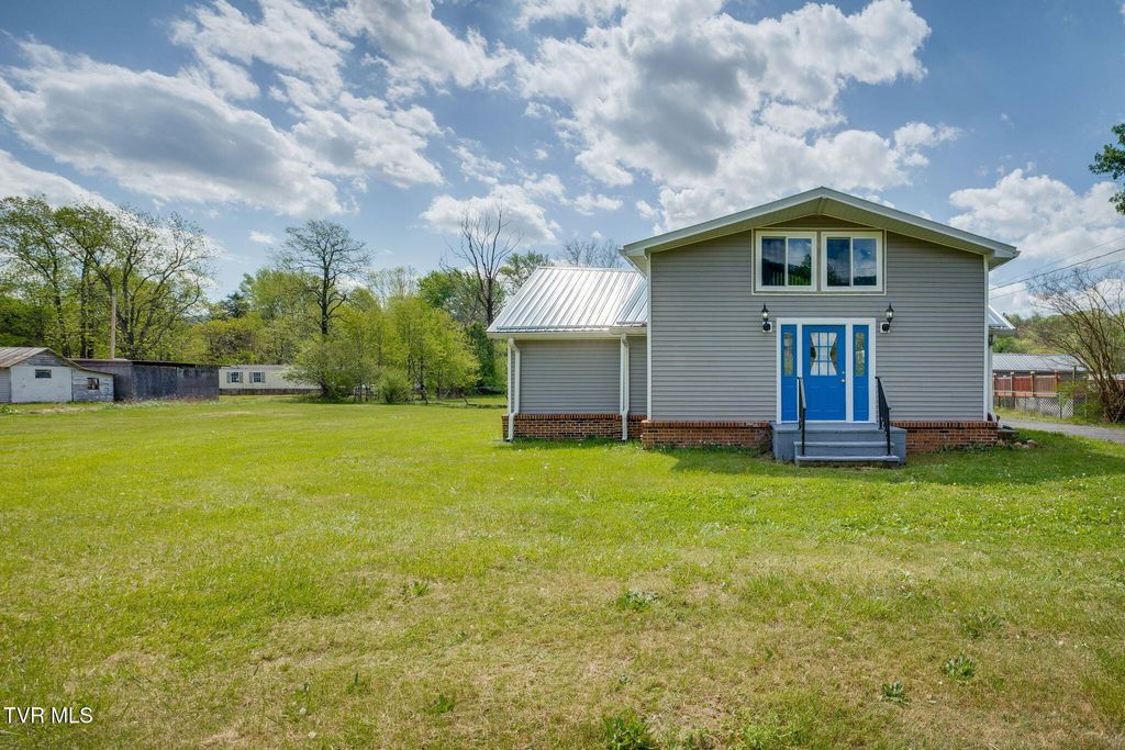 Photo of 956 TN-91, Elizabethton, TN 37643 (MLS # 9994027)