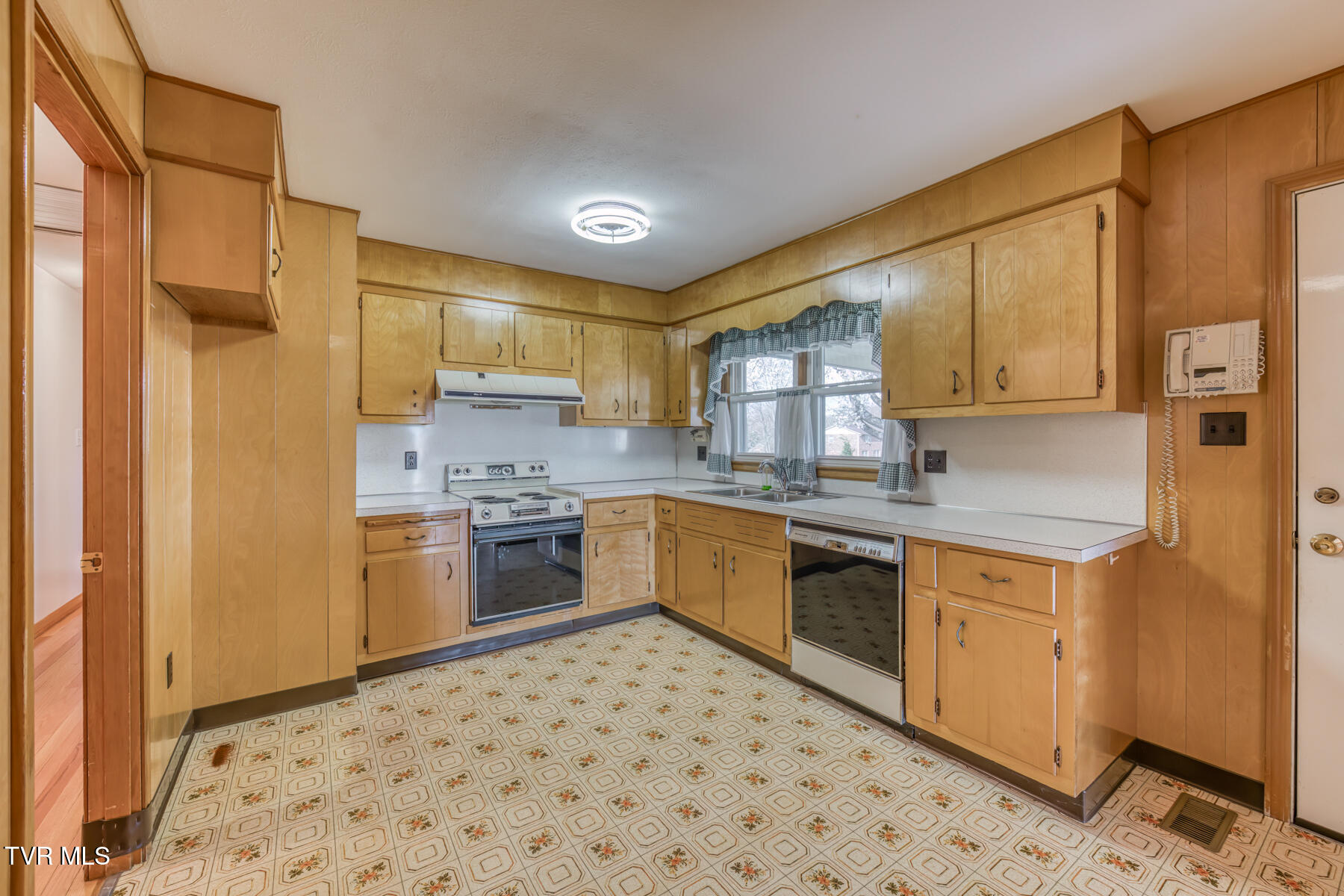 408 Jonesboro Road, Piney Flats, Tennessee image 11