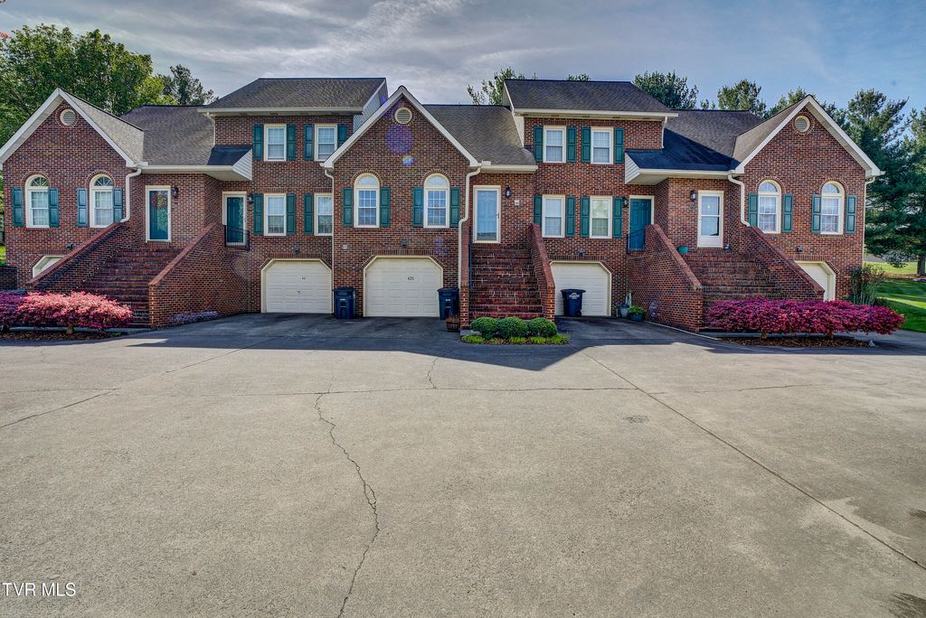 Photo of 425 Andover Court #425, Kingsport, TN 37663 (MLS # 9993667)