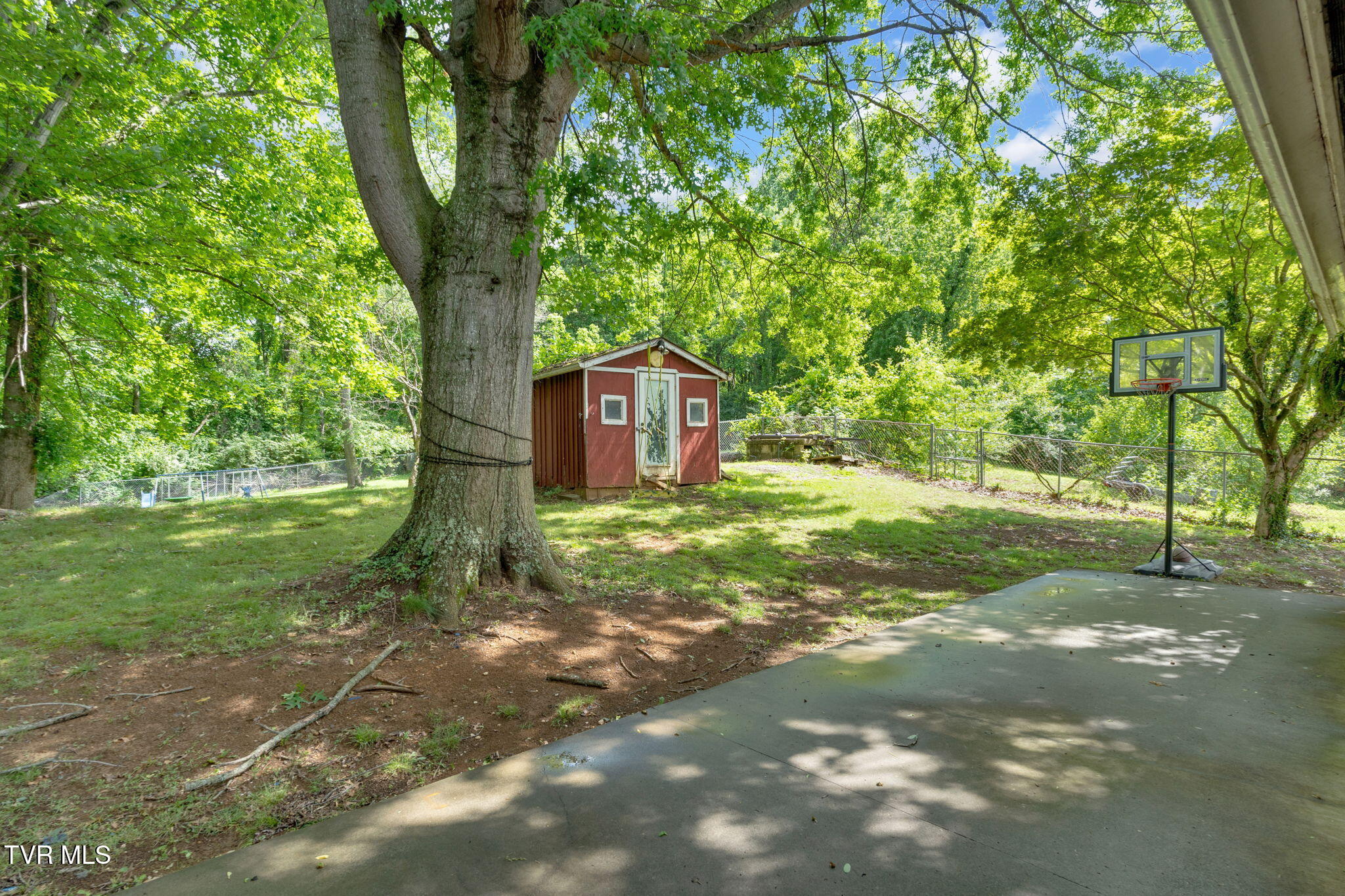 324 Reservoir Street, Bristol, Virginia image 21