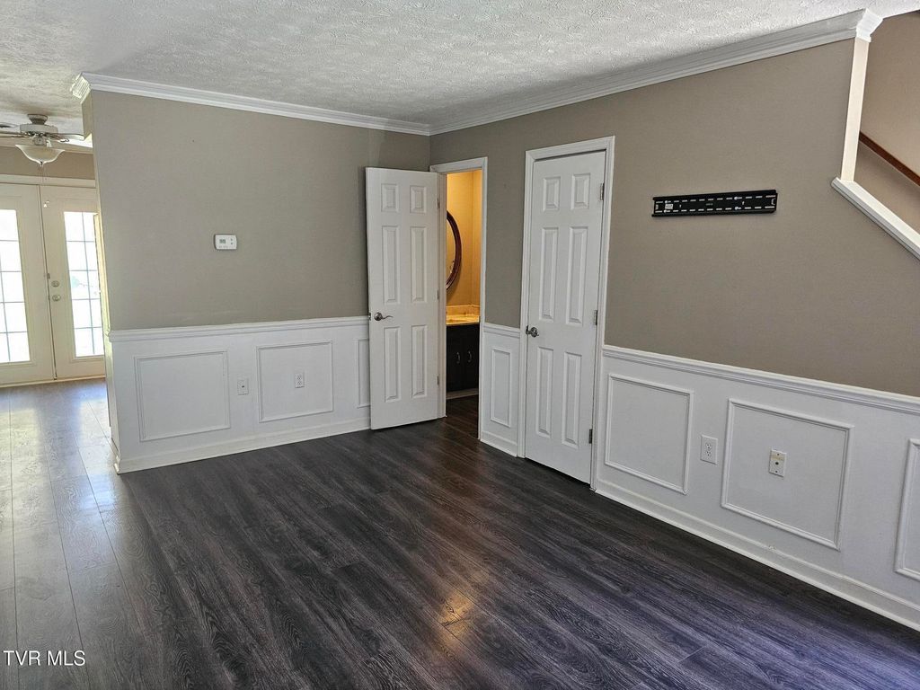 Photo of 453 Eastley Court #6, Kingsport, TN 37660 (MLS # 9986590)